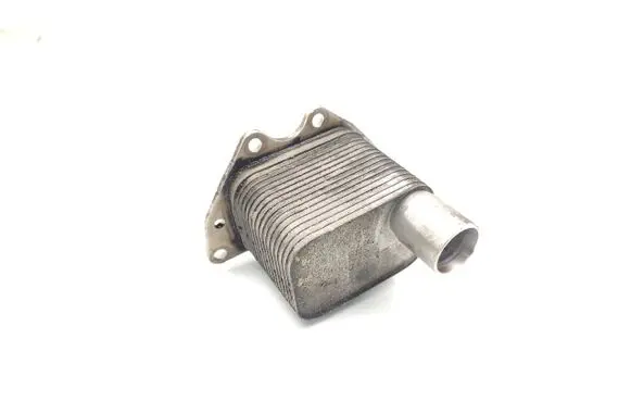 Opel Astra H Engine oil radiator 55565388