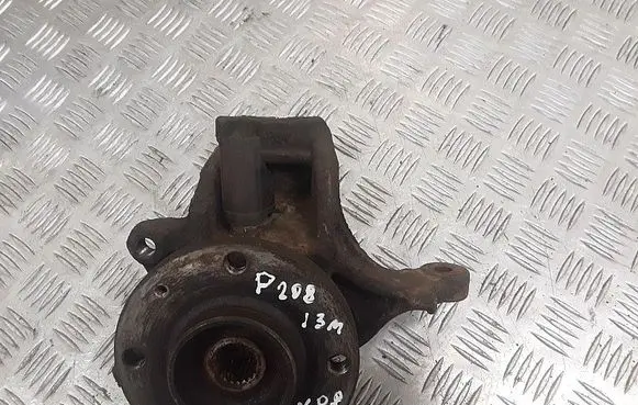 Peugeot 208 I Front wheel hub 