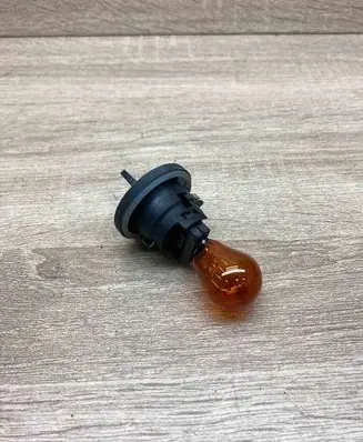 BMW 5 E39 Tail light bulb cover holder 156202D