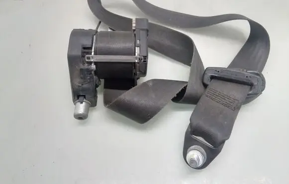 Iveco Daily 35.8 - 9 Front seatbelt