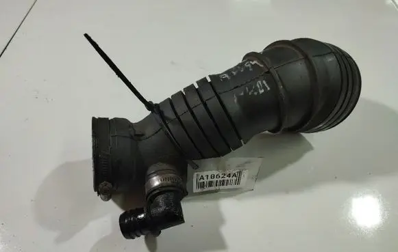 Audi A6 S6 C5 4B Air intake hose/pipe