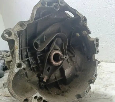Audi A6 S6 C4 4A Manual 6 speed gearbox CEP 01E301103