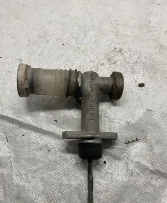 Mitsubishi Pajero Sport I Clutch master cylinder