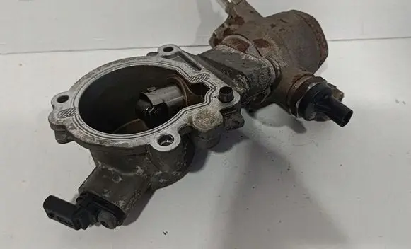 Audi A4 S4 B8 8K Fuel injection high pressure pump