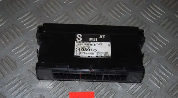 Subaru Legacy Gearbox control unit/module 88281AG530
