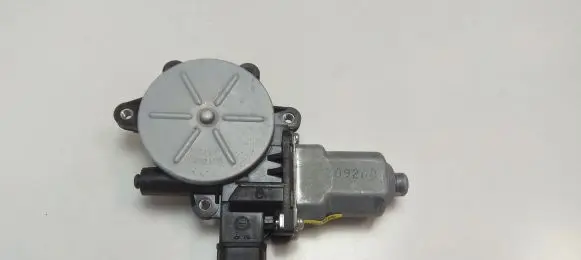 Mitsubishi Outlander Front door window regulator motor 5713A085 M8290