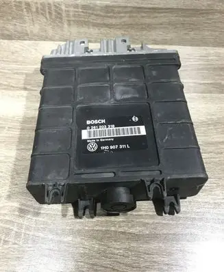 Volkswagen Golf III Engine control unit/module ECU 1H0907311L 0261203318