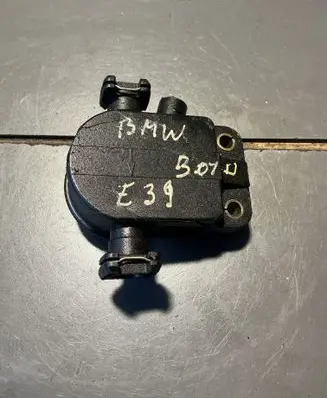 BMW 5 E39 Fuel filter bracket/mount holder 2246134