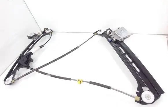 Mercedes-Benz E A207 Front door window regulator with motor A2077200646