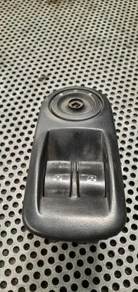 Renault Trafic II (X83) Electric window control switch 8200011867
