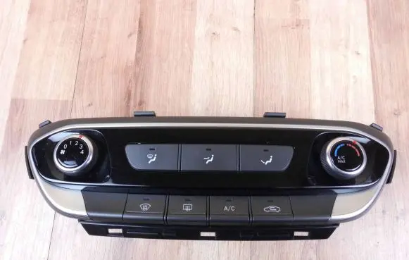 Hyundai i30 Climate control unit 97250G4001