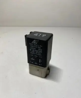 Glow plug pre-heat relay