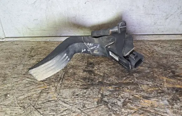 Ford Focus Accelerator throttle pedal 98AB9F836AE