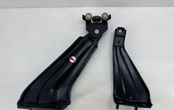 Opel Combo E Sliding door middle roller runner 9816964880