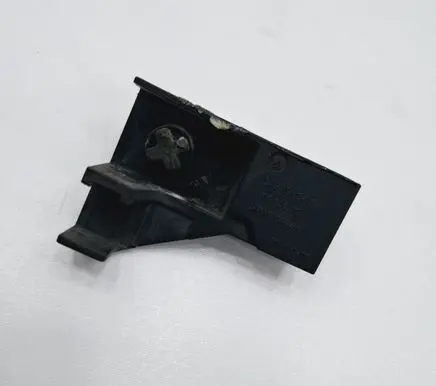 Mini One - Cooper Coupe R56 Radiator support slam panel bracket 2751342