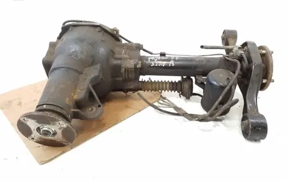 Mitsubishi Pajero Front differential MR453792 3917 MXW