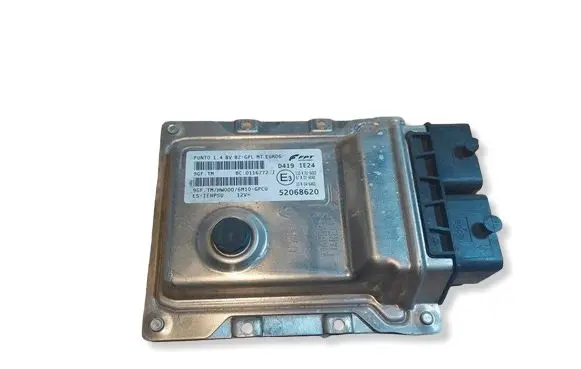 Fiat Punto Evo Engine control unit/module ECU 52068620 9GFTM HW000