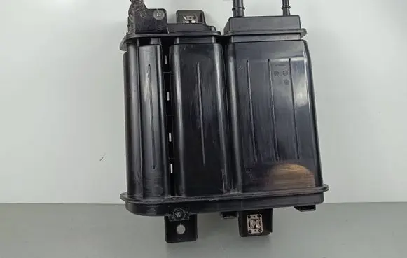 Active carbon filter fuel vapour canister
