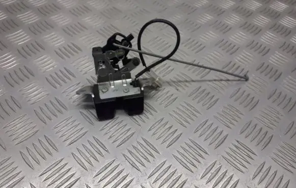 KIA Rio Tailgate exterior lock 