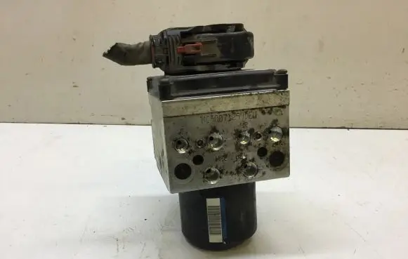 Volkswagen PASSAT B6 ABS Pump 3C0614109C