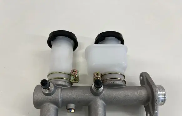 Nissan Sunny Clutch master cylinder 46010H5600