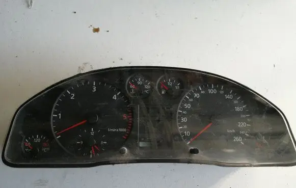 Audi A6 S6 C5 4B Speedometer (instrument cluster) 4B0919860E