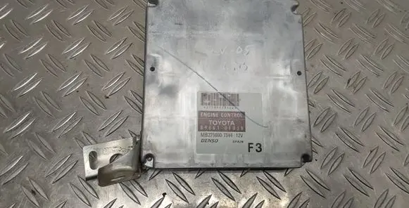 Toyota Corolla Verso AR10 Engine control unit/module 896610F030
