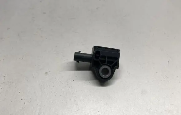 Chrysler Pacifica Airbag deployment crash/impact sensor 68245079AA