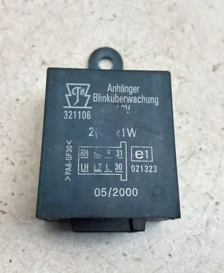 Volkswagen PASSAT B5 Tow bar relay 321106 052000 021323