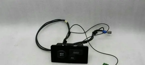 Mercedes-Benz CLS C218 X218 USB socket connector A2188210311
