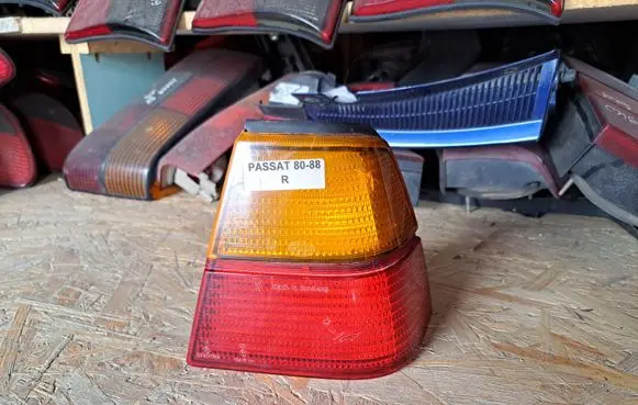 Volkswagen PASSAT B2 Rear/tail lights 321945112T 321945112