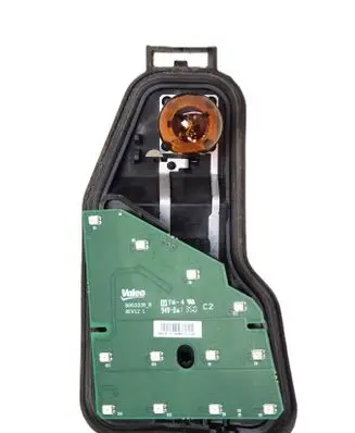 Nissan Qashqai Tail light bulb cover holder 89503174