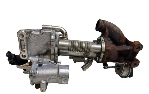 Renault Megane III EGR valve cooler 8200912059 090511A
