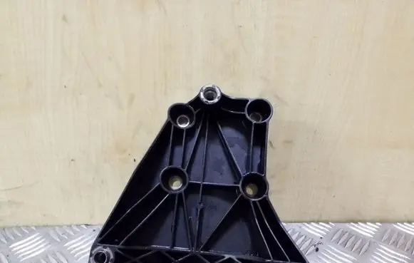 BMW X3 E83 A/C compressor mount bracket 6455779220203