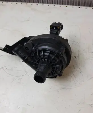 Renault Austral Water pump 210101470R