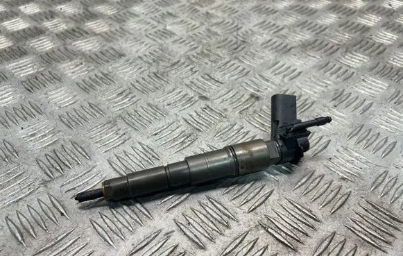 BMW 5 E60 E61 Fuel injector 7796042 0445115050
