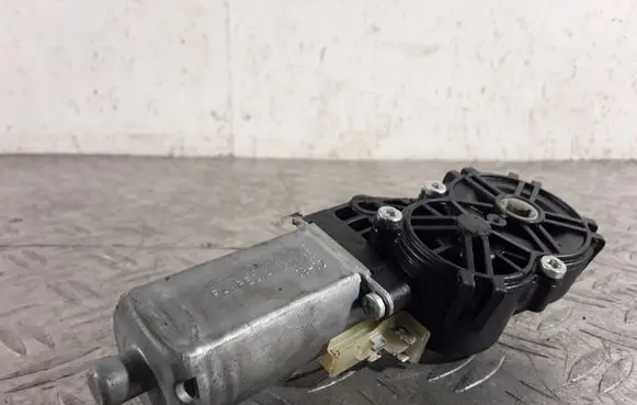 Porsche Cayenne (9PA) Seat adjustment motor 8D0959761E