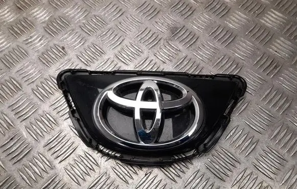 Toyota Aygo X Manufacturer badge logo/emblem 753120H041
