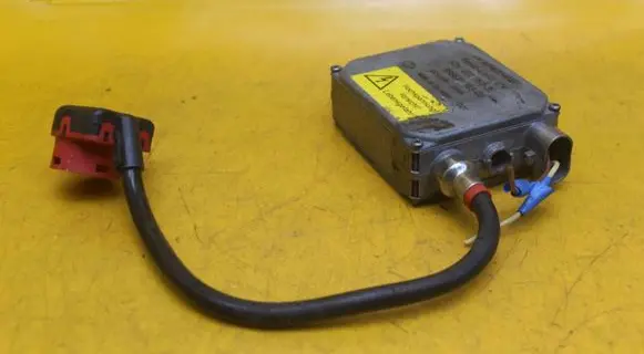 Audi A8 S8 D2 4D Voltage converter inverter 5DV00776039 99663118300