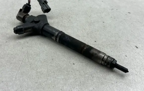 Toyota Avensis T250 Fuel injector 236700R040 08H00609