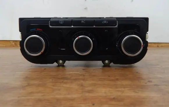 Volkswagen Golf Plus Climate control unit 5HB009751