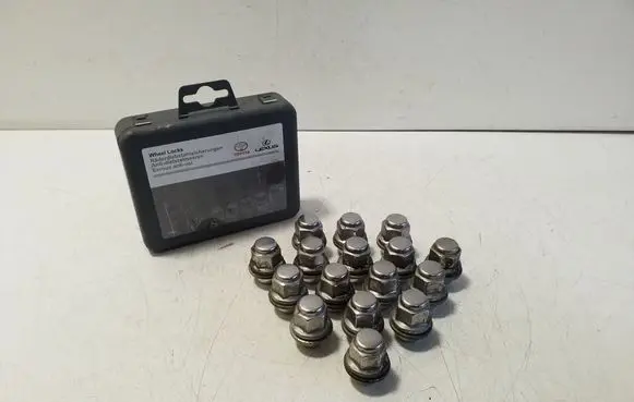 Toyota Yaris Cross Nuts/bolts 