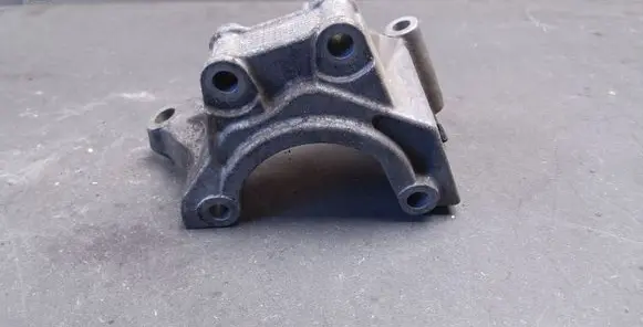 Audi A6 S6 C6 4F Engine mounting bracket 06E145393B