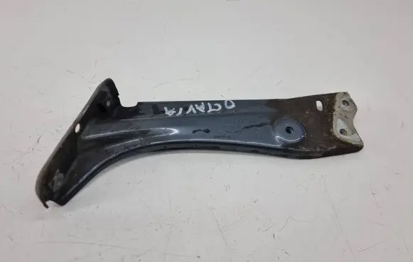 Fender mounting bracket