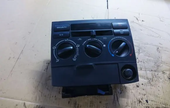 Toyota Corolla Verso E121 Climate control unit 5553313010