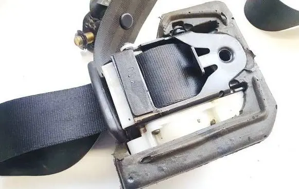 Audi A4 S4 B6 8E 8H Rear seatbelt 8E5857805E