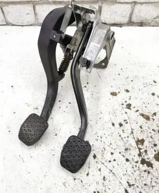 BMW 1 E81 E87 Pedal assembly 2283725 678711 0703081227