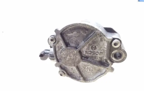 Ford Focus Vacuum pump D1562A1212P