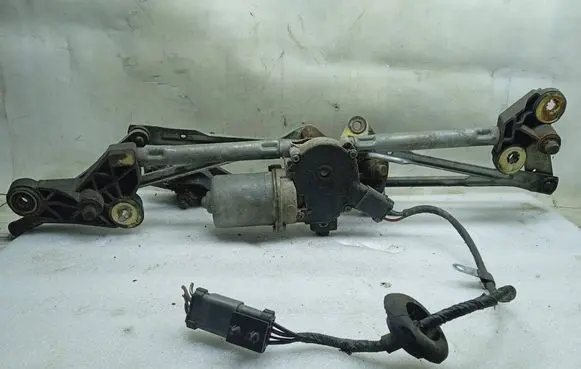 Chrysler Voyager Front wiper linkage and motor 24024298