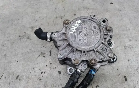 Volkswagen Touran I Vacuum pump 03G145209